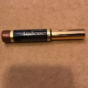LipSense in color Plum Pretty